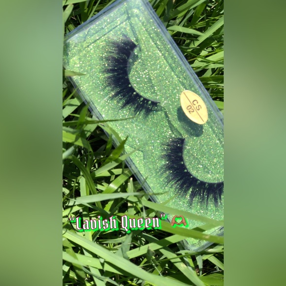 Beautiful Lashes 🫶🏽 - Picture 2 of 12